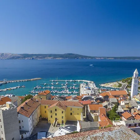 Lauschiges Und Zentrumsnahes Mit Privatparkplatz Und Waschmaschine * Нови-Винодолски