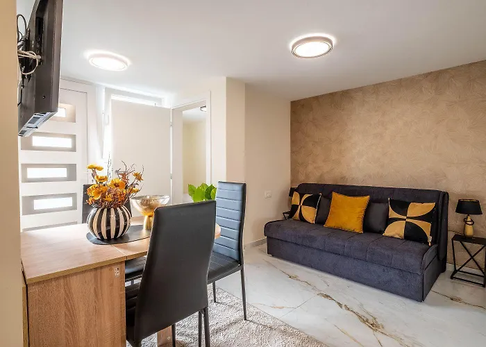 Апартаменты Lauschiges Und Zentrumsnahes Mit Privatparkplatz Und Waschmaschine Нови-Винодолски